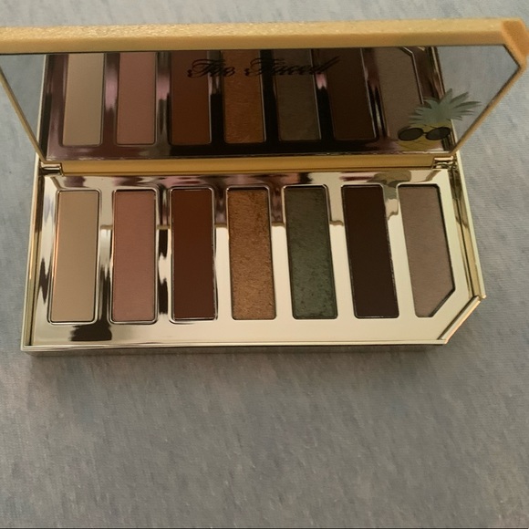 Too Faced Sparkling Pineapple eyeshadow pallet. - Picture 2 of 6